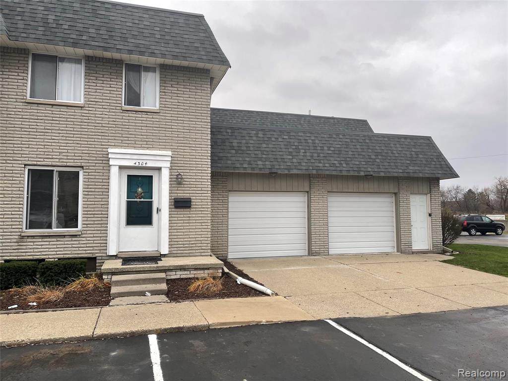 4304 15 MILE Road - Photo 1