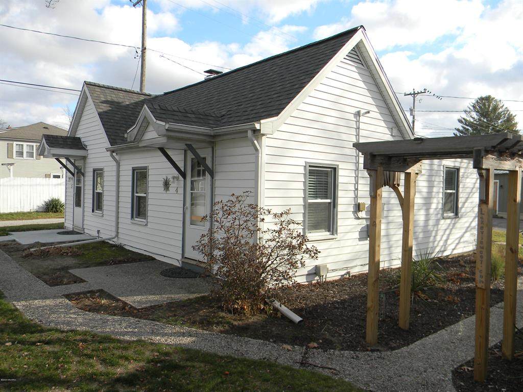 422 Ferry Street - Photo 1