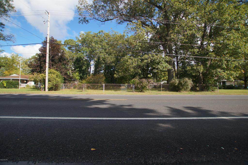 Giles Road - Photo 1