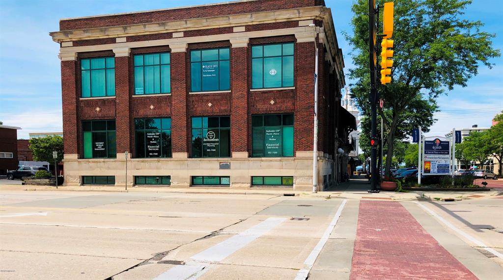 620 Broad Street - Photo 1