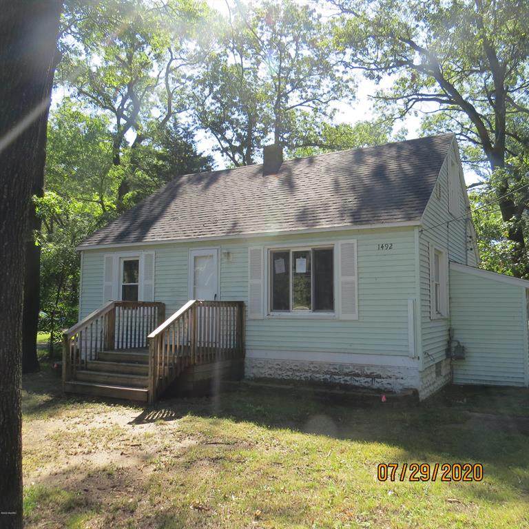 1492 Holton Road - Photo 1