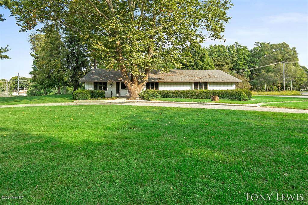 2965 Wycliffe Drive - Photo 1
