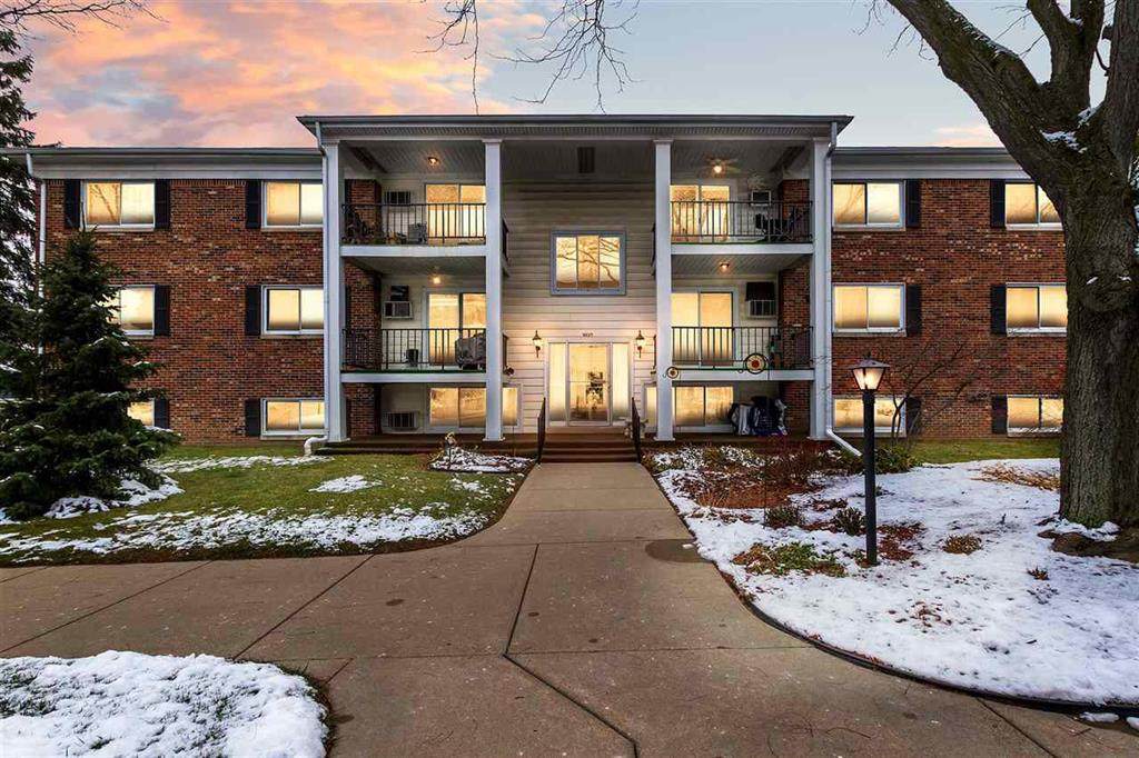 806 Michigan Ave - Photo 1