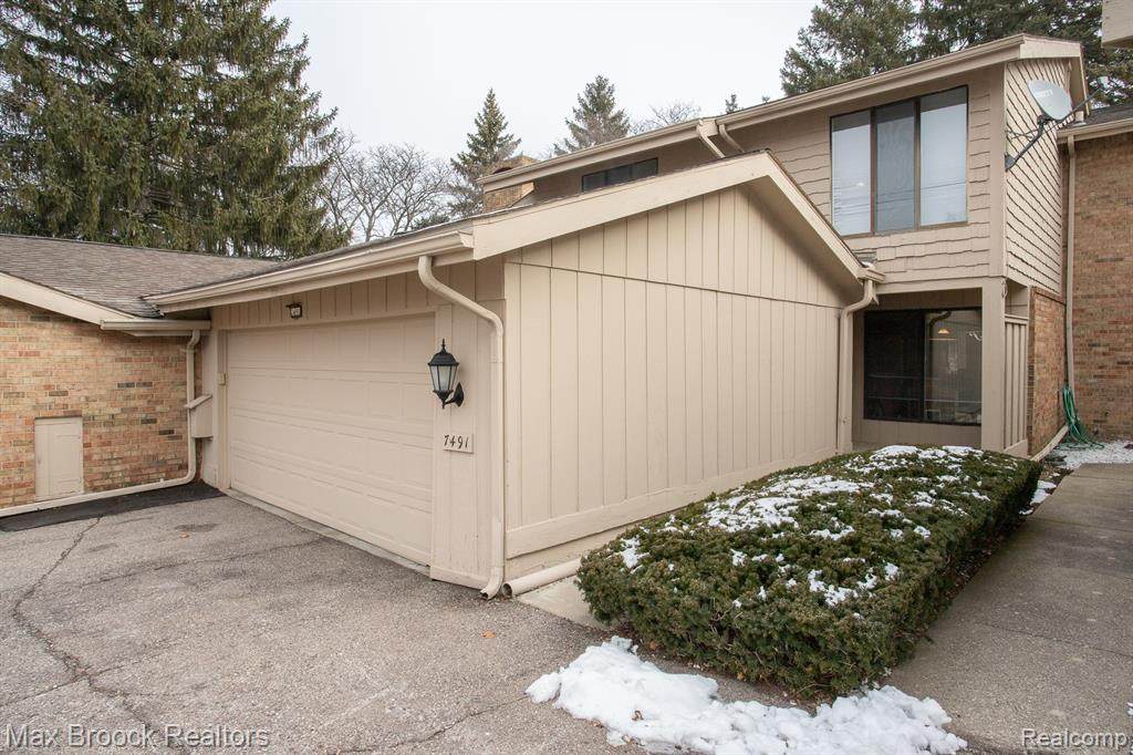 7491 Pebble Lane - Photo 1