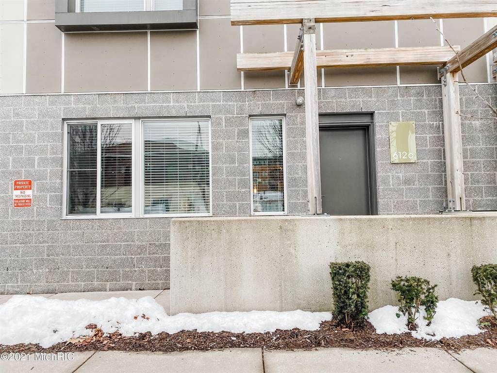 600 Douglas Street - Photo 1