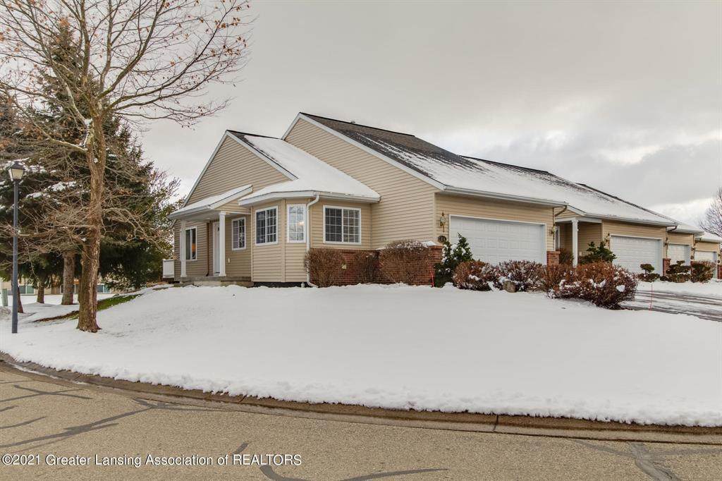 328 Barrington Circle - Photo 1