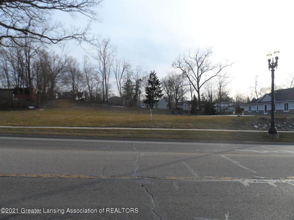 980 Grand River - Photo 1