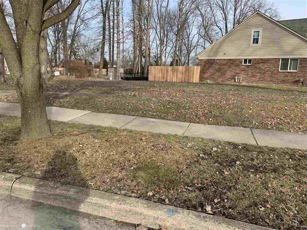 22701 Overlake - Photo 1