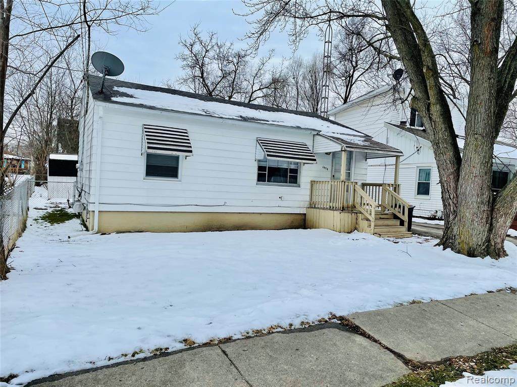 1404 Webber Avenue - Photo 1