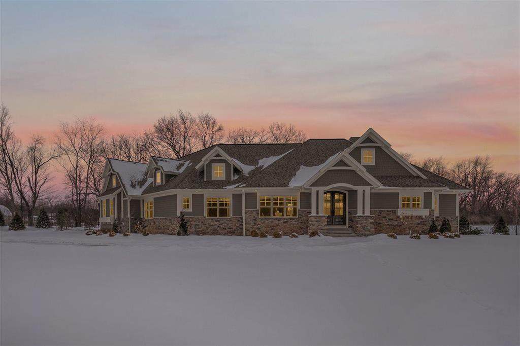 4996 Nantucket Dr - Photo 1