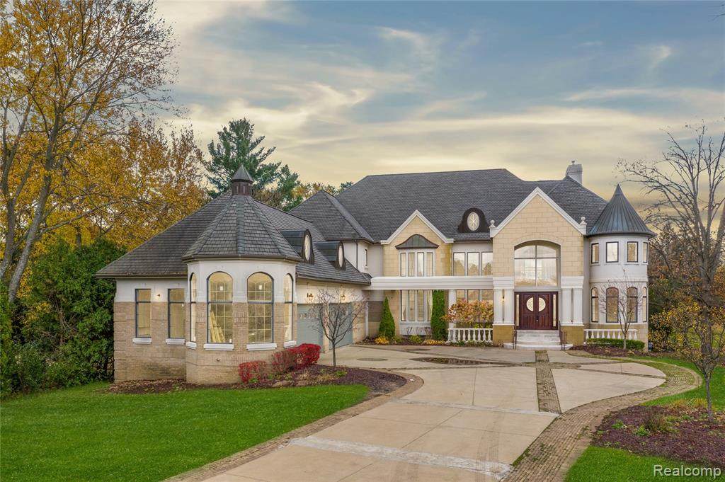 3425 Long Lake Road - Photo 1
