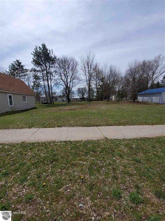 927 Chestnut Street - Photo 1