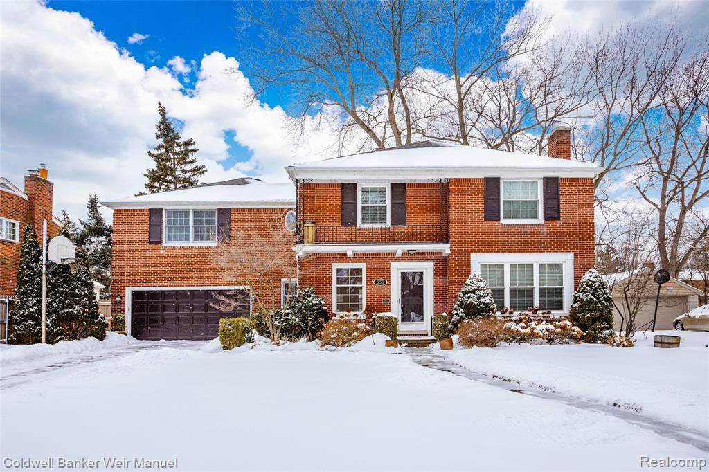 559 Pemberton - Photo 1