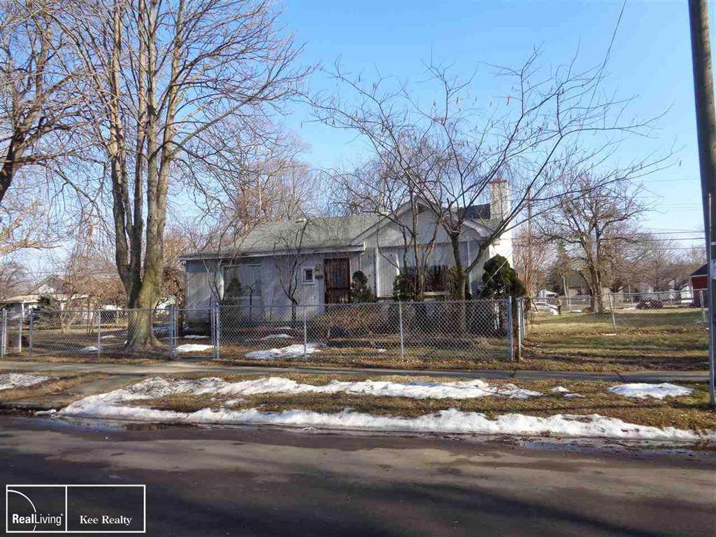 17376 Wood - Photo 1