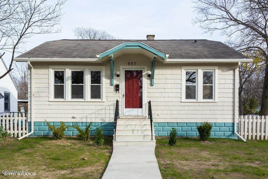 997 Monroe Street - Photo 1