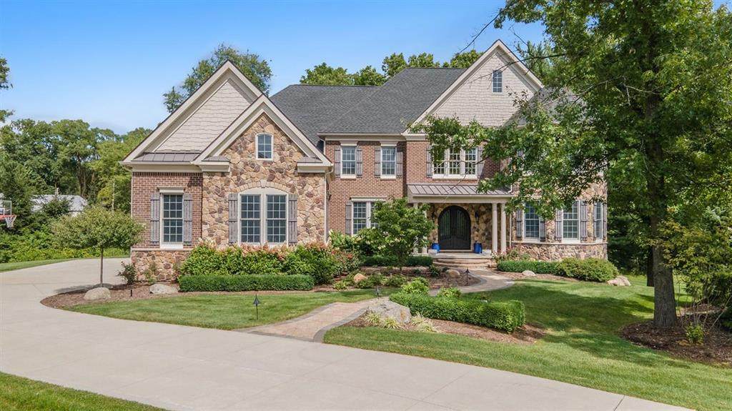 2342 Highland Drive - Photo 1