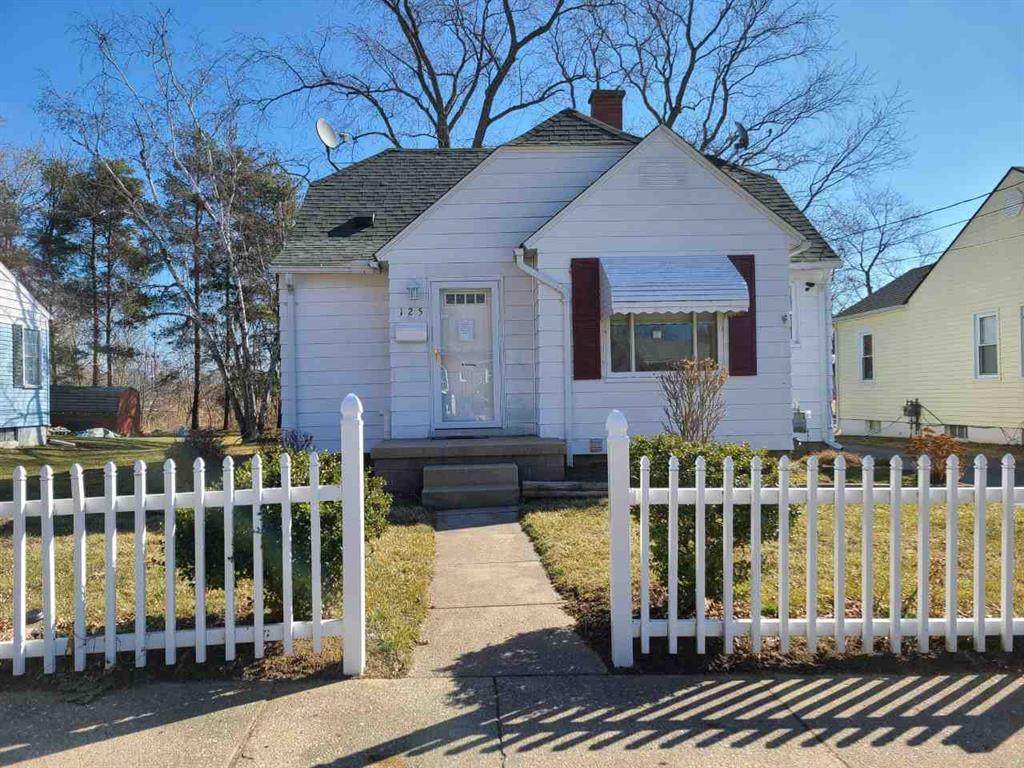 125 Loomis - Photo 1