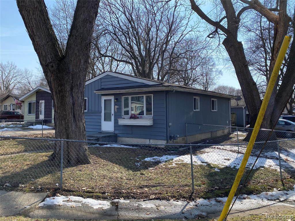765 Stanley Avenue - Photo 1