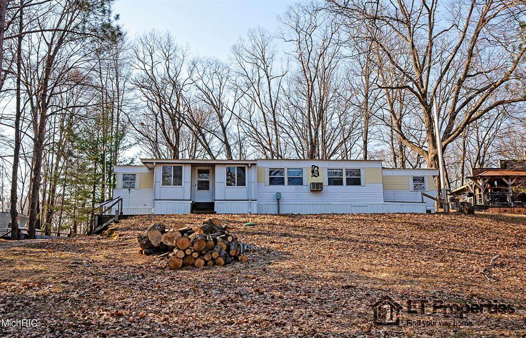 9871 Chippewa Street - Photo 1