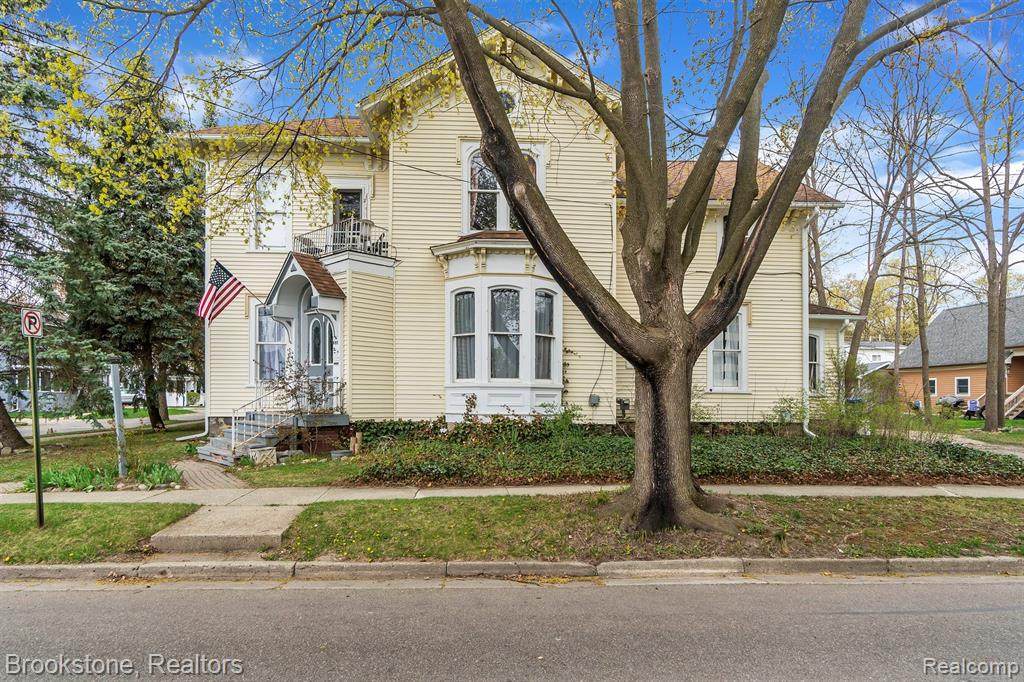 605 Calhoun Street - Photo 1