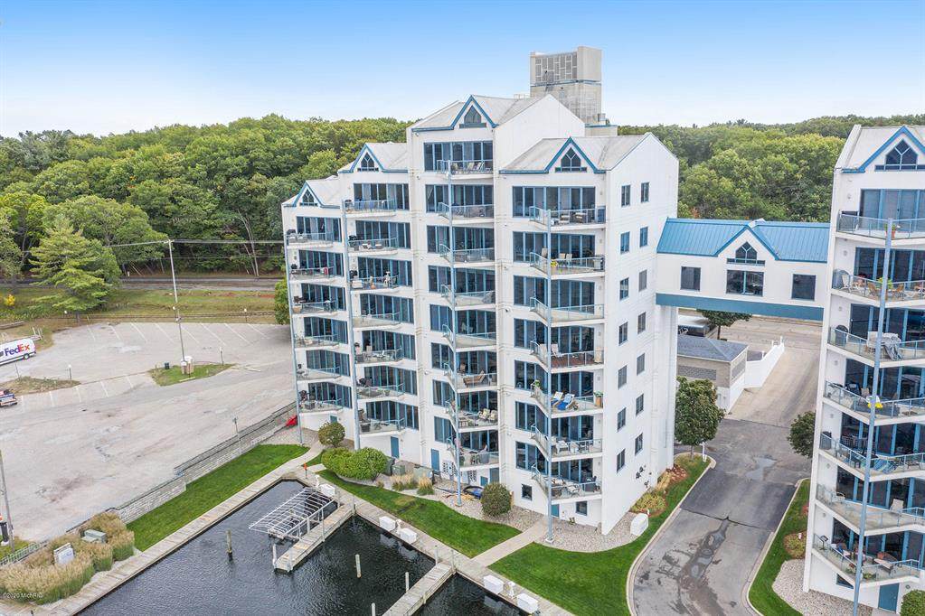 2964 Lakeshore Drive - Photo 1