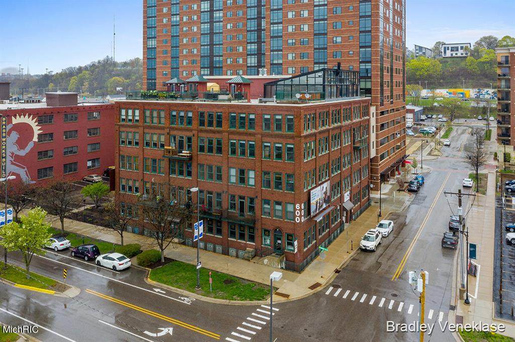 600 Monroe Avenue - Photo 1