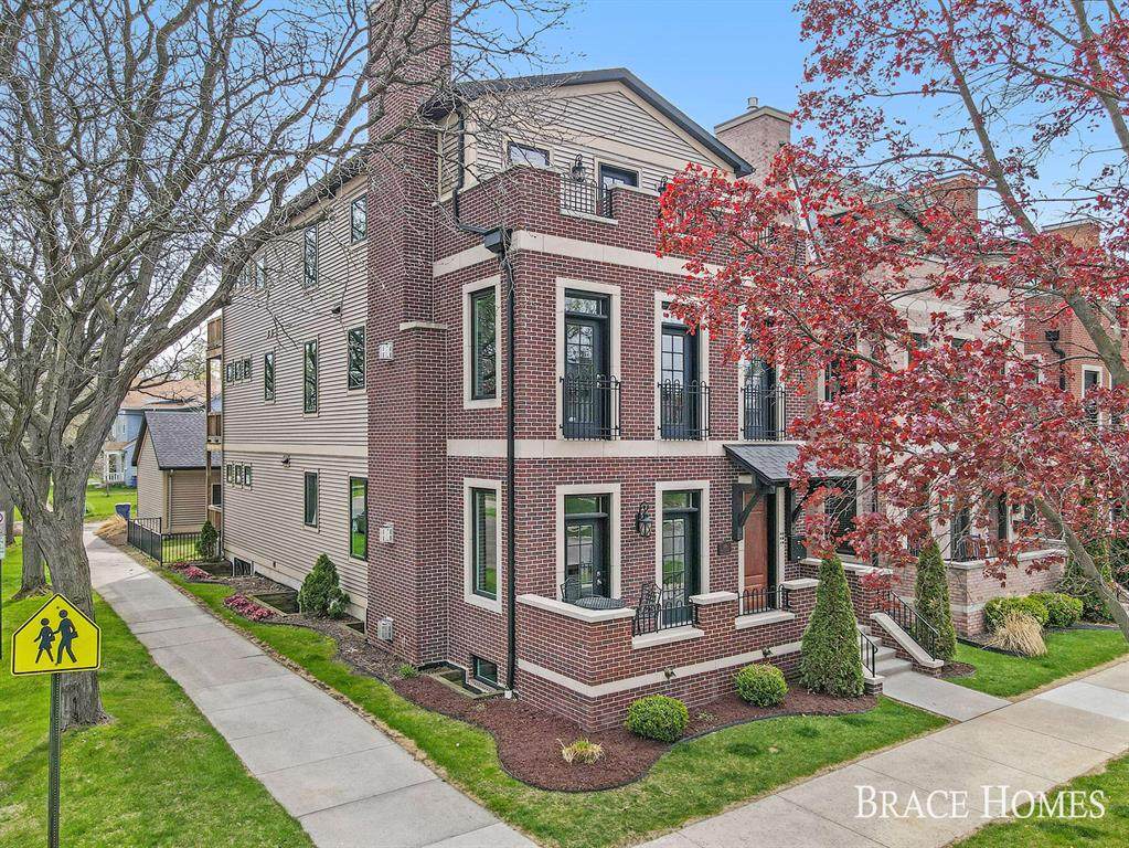 548 Fairview Avenue - Photo 1