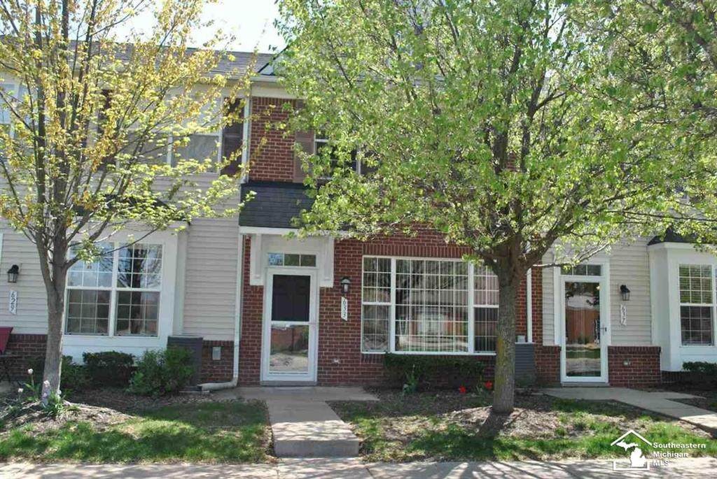 633 Powell - Photo 1