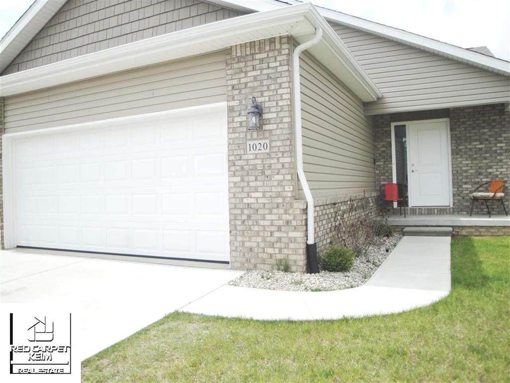 1020 Foxglove Lane - Photo 1
