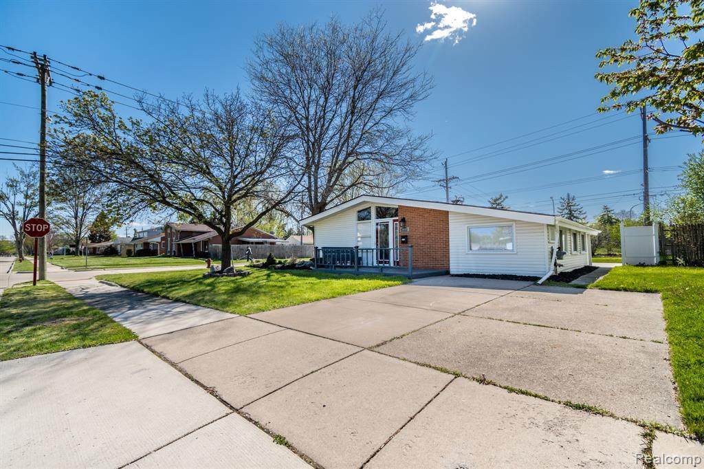 29409 Everett Street - Photo 1