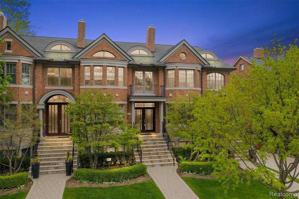 582 Townsend Street - Photo 1