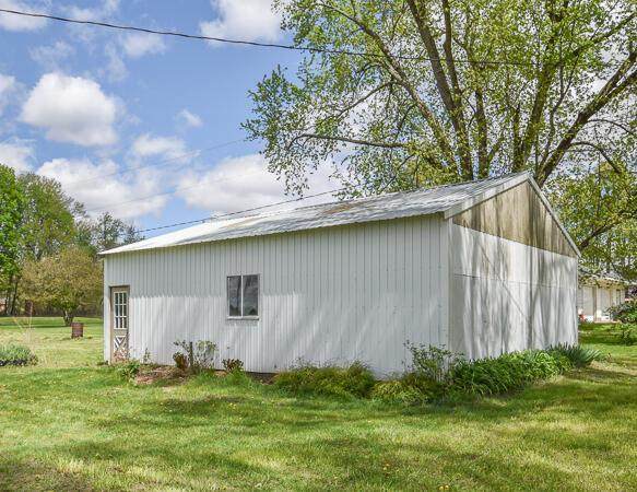 1201 Clarendon Rd - Photo 1
