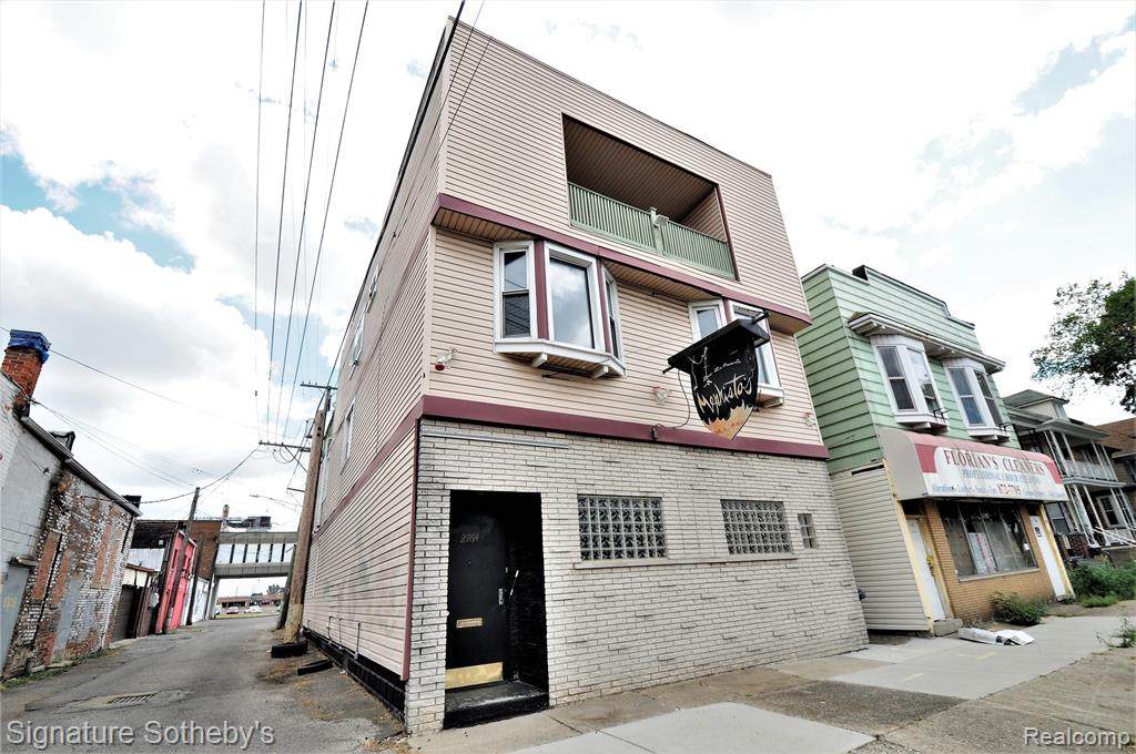 2764 Florian Street - Photo 1