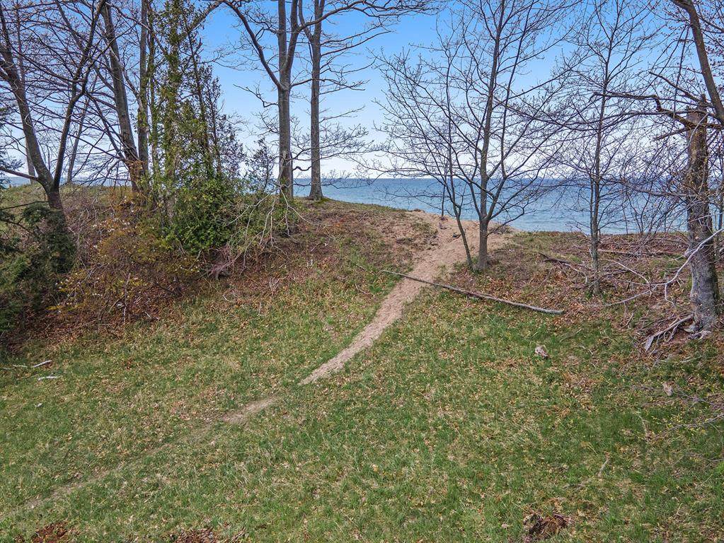 6376 Lakeshore Road - Photo 1