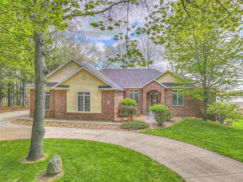 4447 Peninsula Dr - Photo 1
