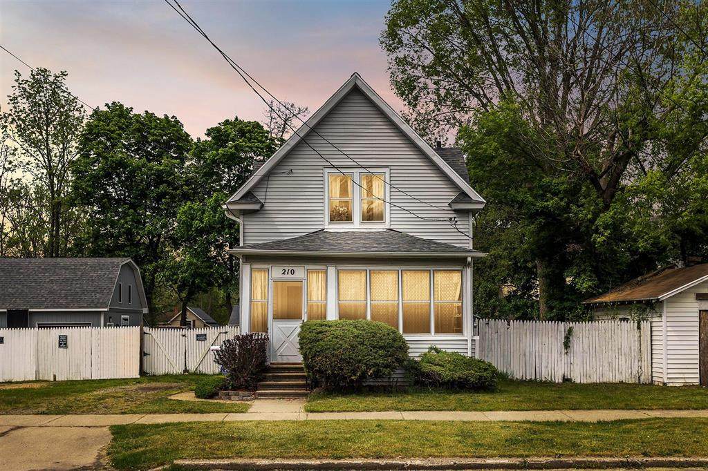 210 Battle Creek Avenue - Photo 1