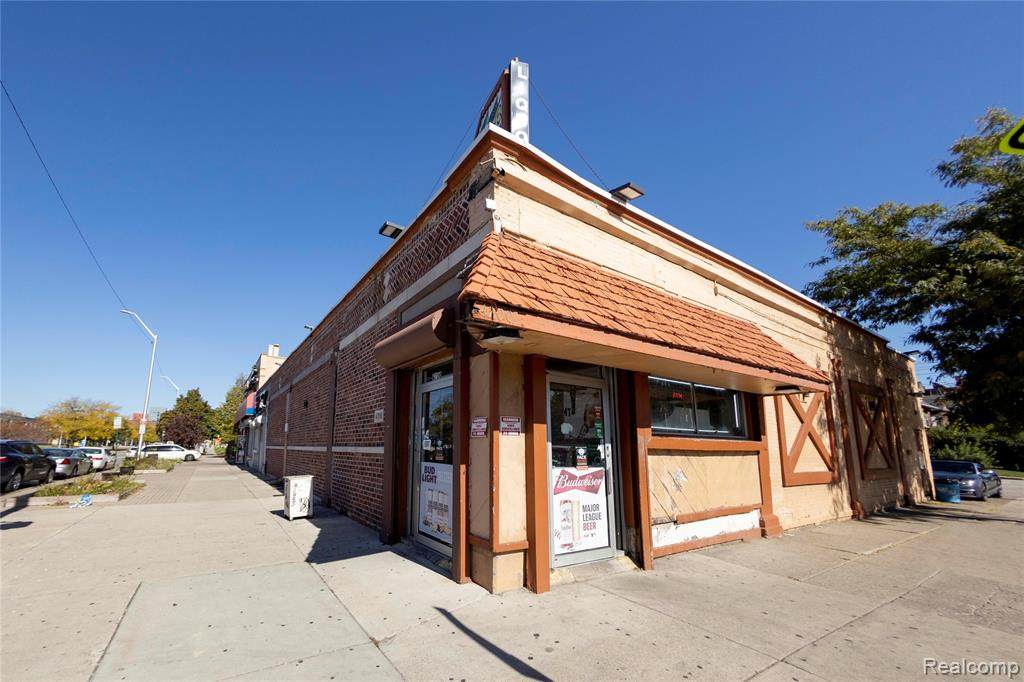 4700 Anthony Wayne Drive - Photo 1