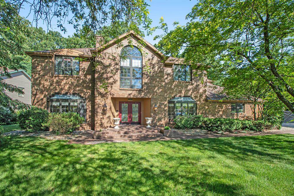 1585 Cardinal Drive - Photo 1