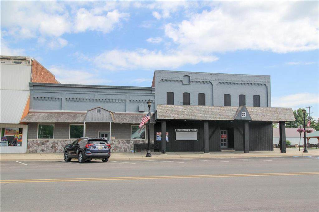 9483 Genesee St - Photo 1