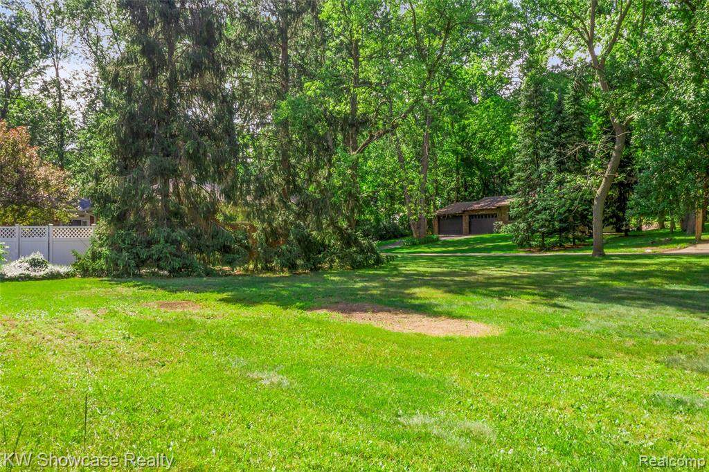 000 Crestmore Street - Photo 1