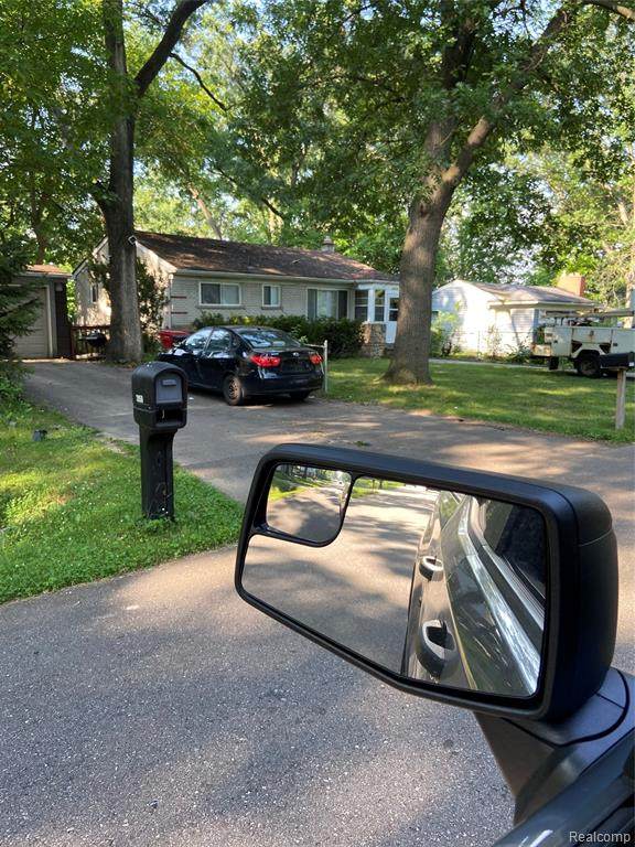 20609 Westhampton Avenue - Photo 1