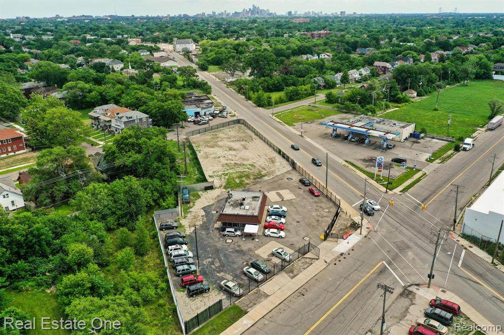 5842 Tireman - Photo 1