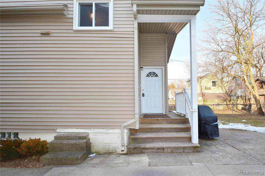 789 Ruffner Ave., Upper Unit - Photo 1