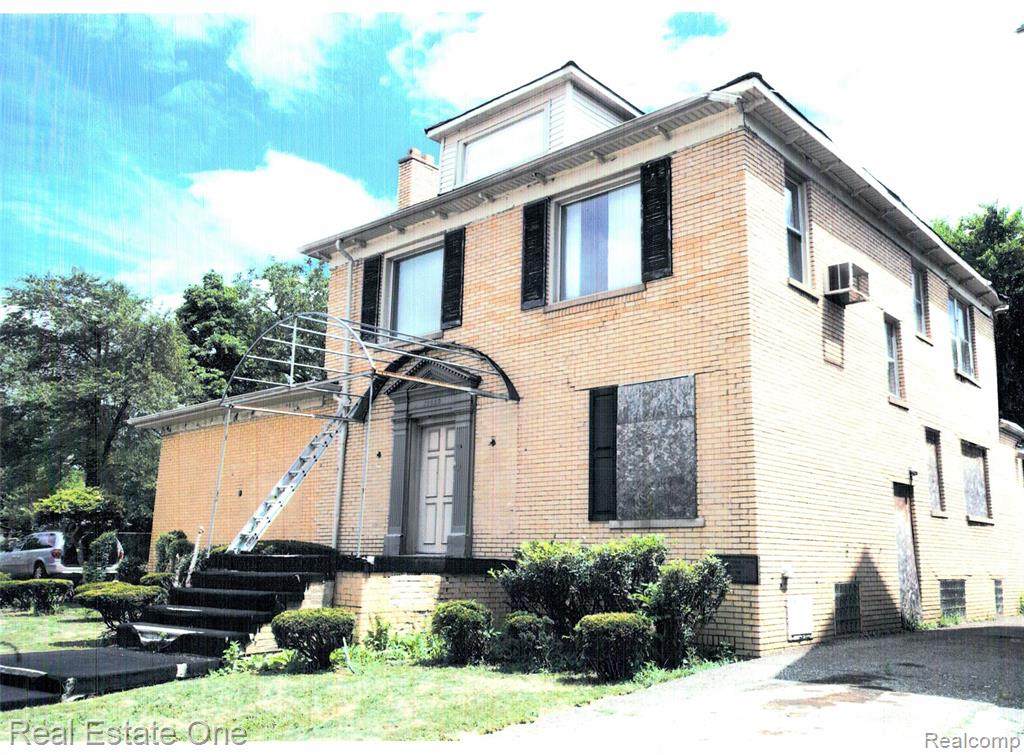 15050 Dexter Avenue - Photo 1
