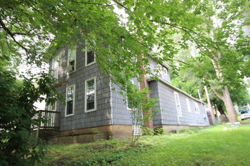 733 Clancy Avenue - Photo 1
