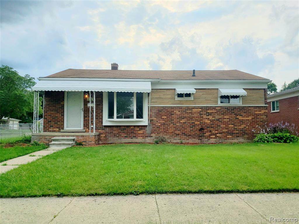 23815 Mcmillan Avenue - Photo 1