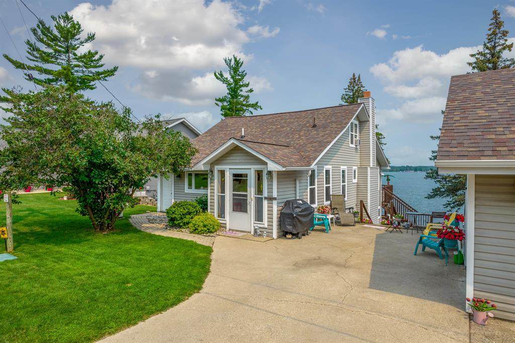 10680 Lake Street - Photo 1