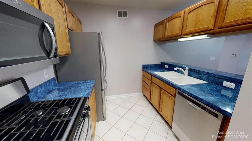 2666 Knightsbridge Circle - Photo 1