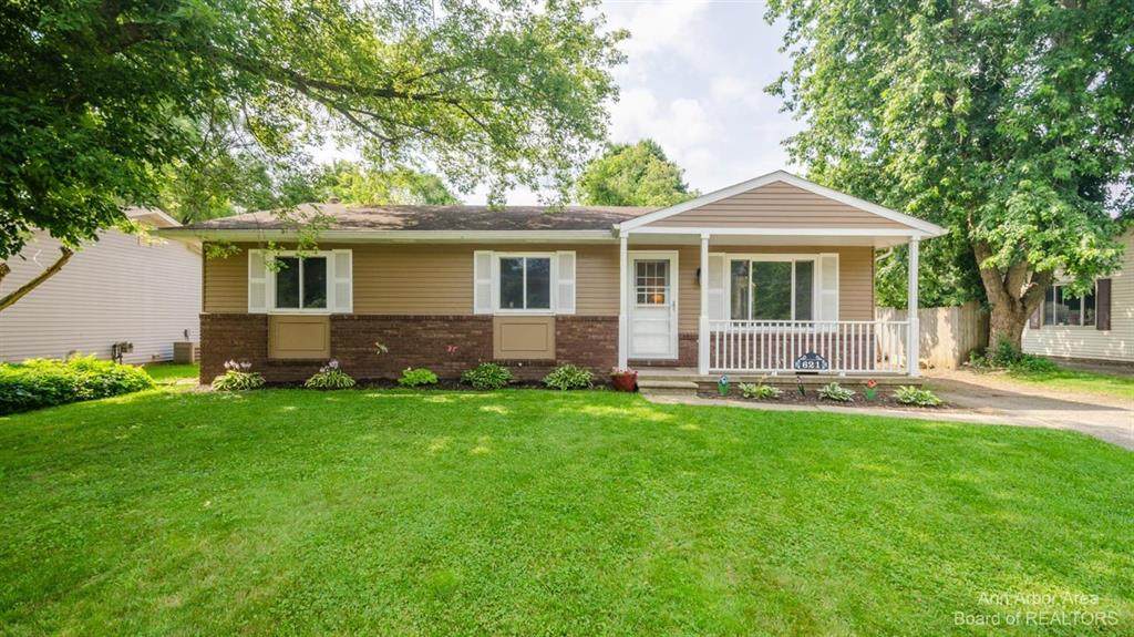 621 Hamburg Street - Photo 1