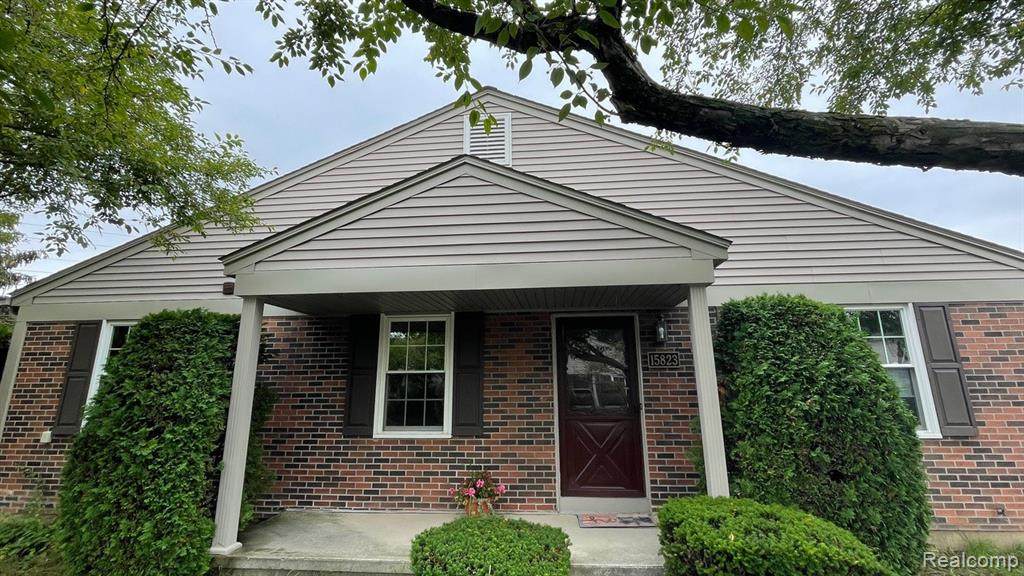 15823 Charleston Drive - Photo 1